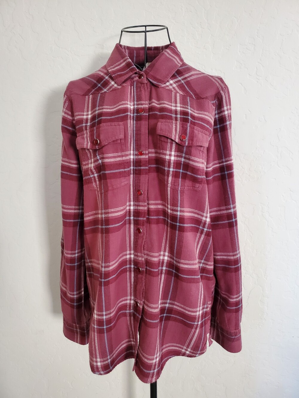 BILLABONG Flannel Shirt with SNAP Buttons & UNIQUE snap Buttons on Backside